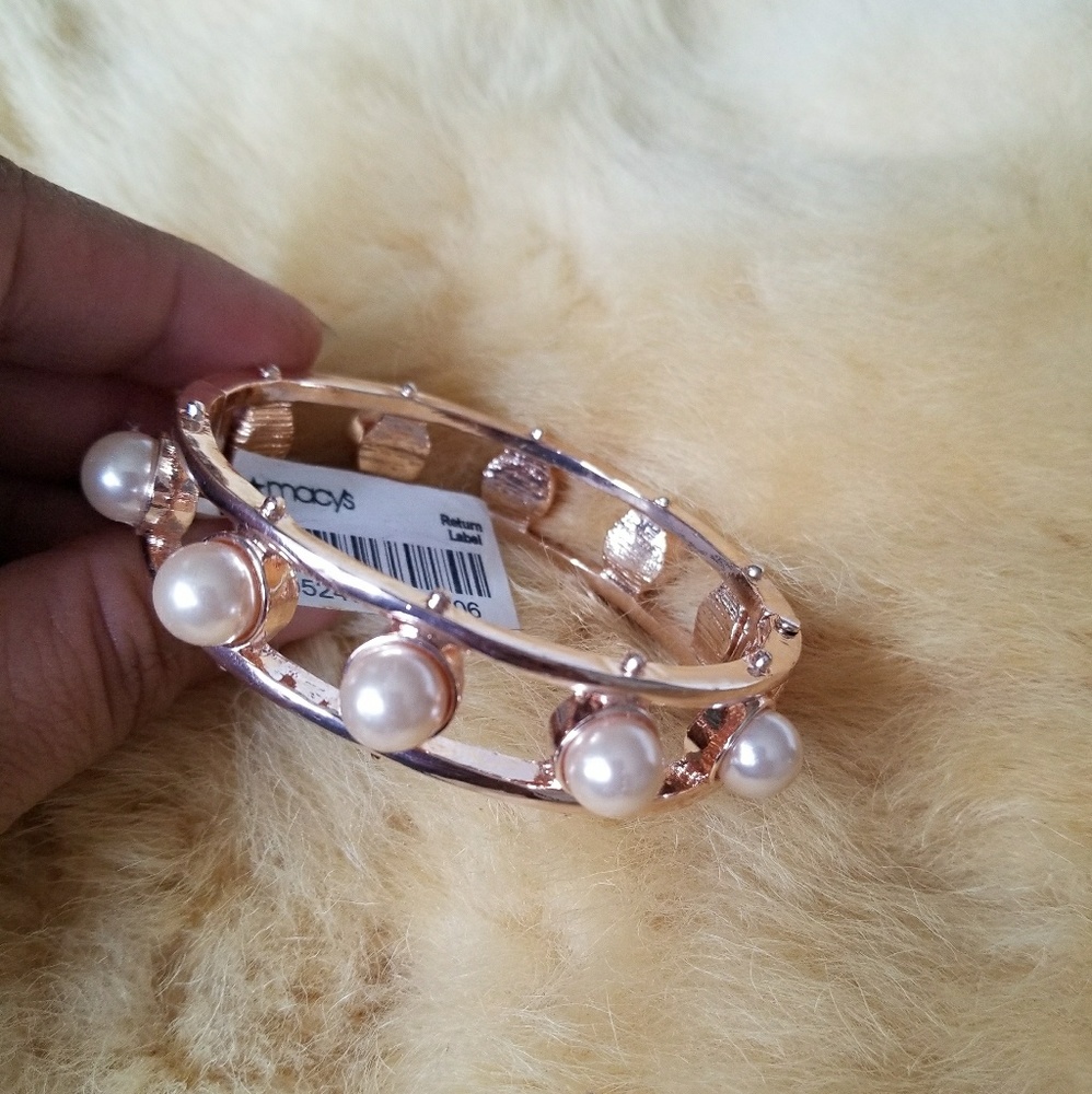 ROSE GOLD TONE PEARL BRACELET OPEN CLOSE HINGED
